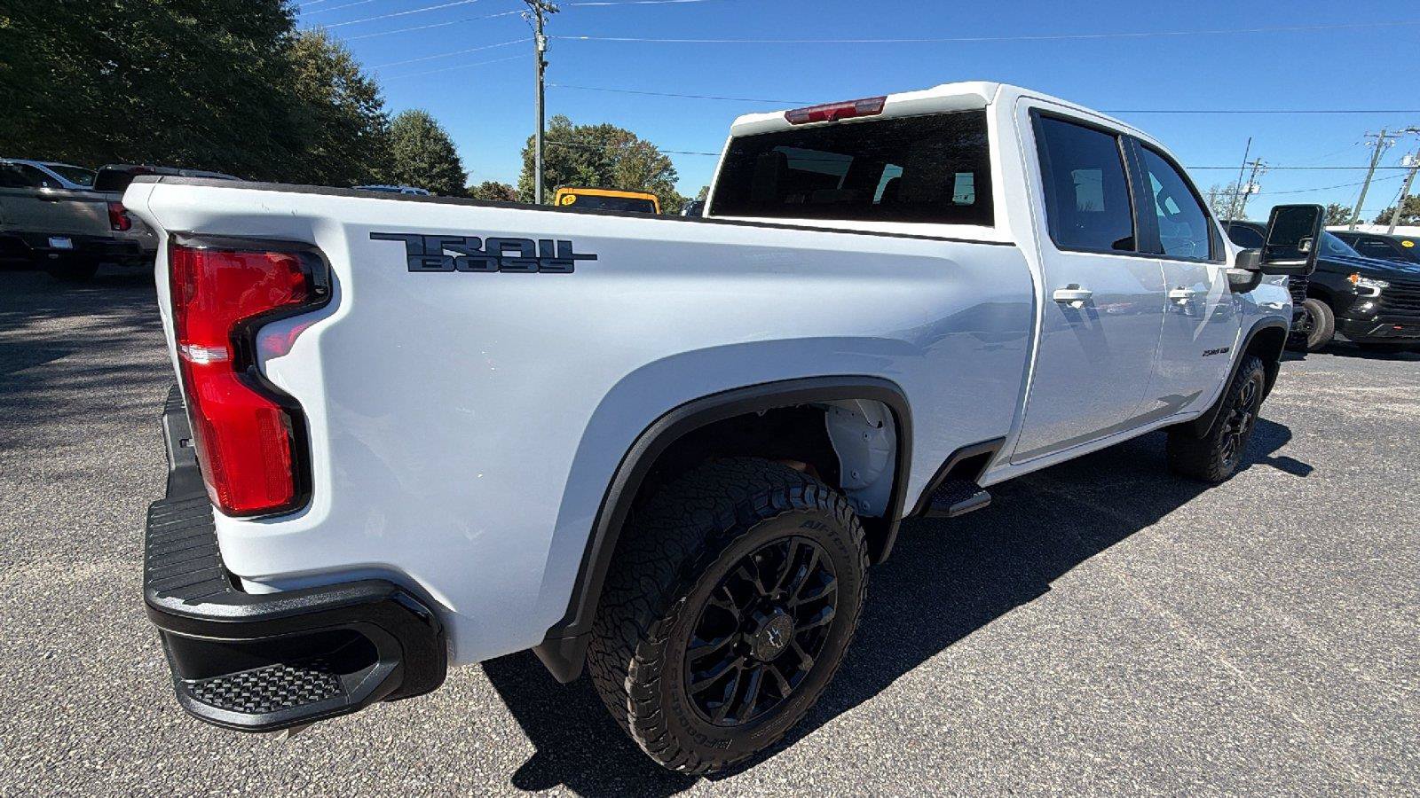 Used 2025 Chevrolet Silverado 2500 LT w/ Trail Boss Package AWD/4WD image 8