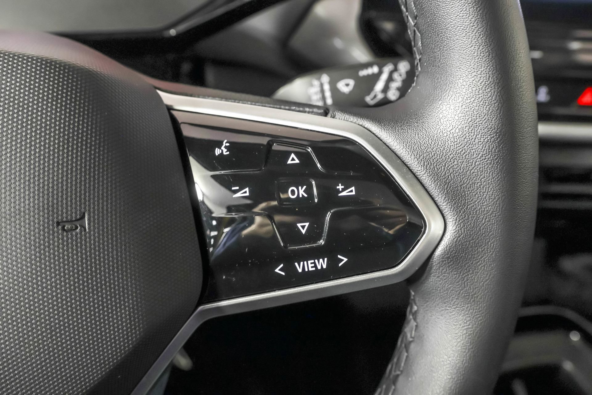 Used 2023 Volkswagen ID.4 Pro S Plus image 29