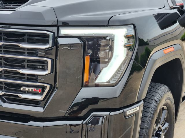 Used 2025 GMC Sierra 2500 AT4 w/ AT4 Premium Plus Package AWD/4WD image 9