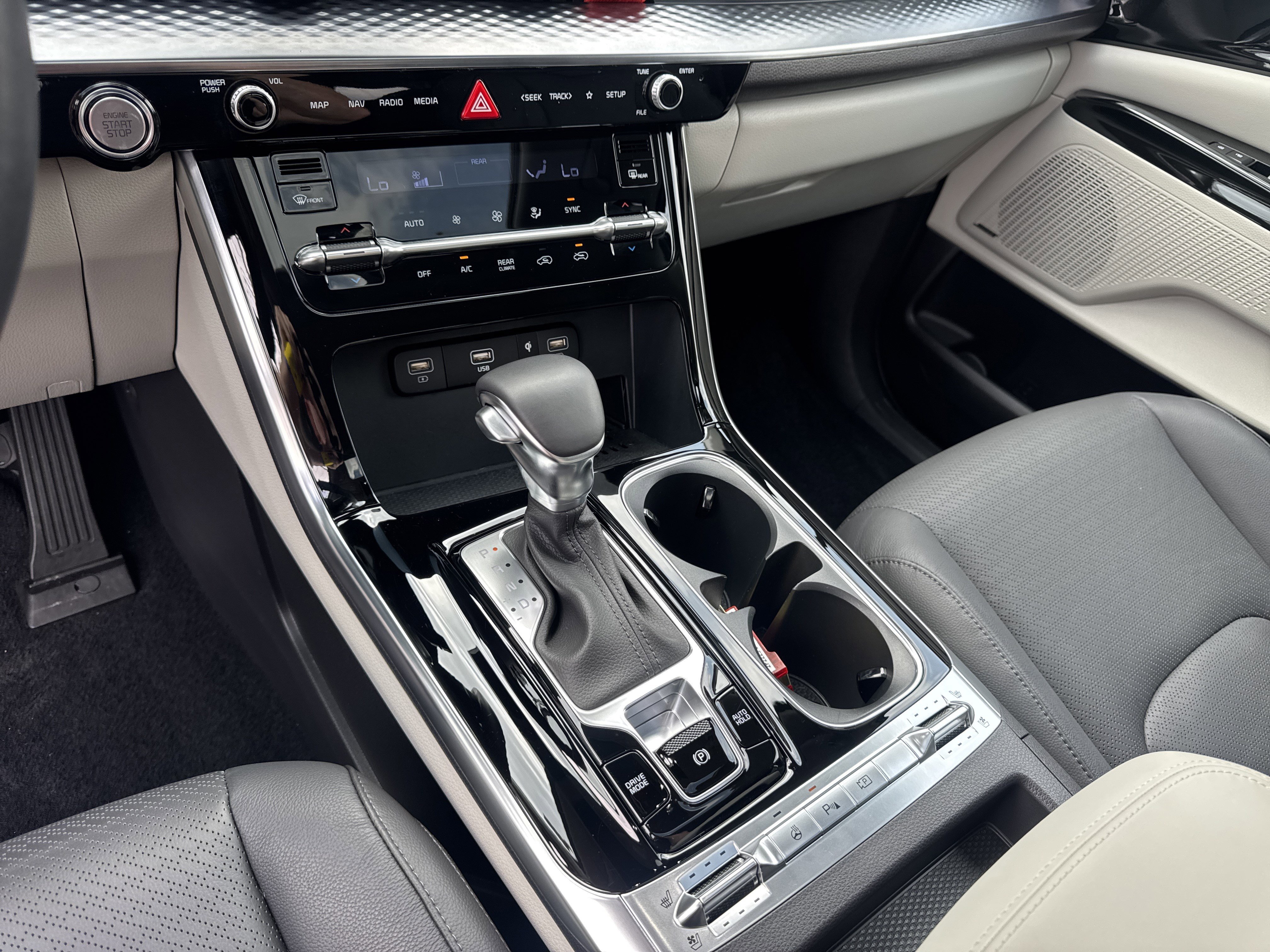 Certified 2024 Kia Carnival SX Prestige image 28