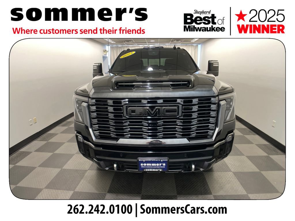 Used 2024 GMC Sierra 2500 Denali Ultimate AWD/4WD image 8