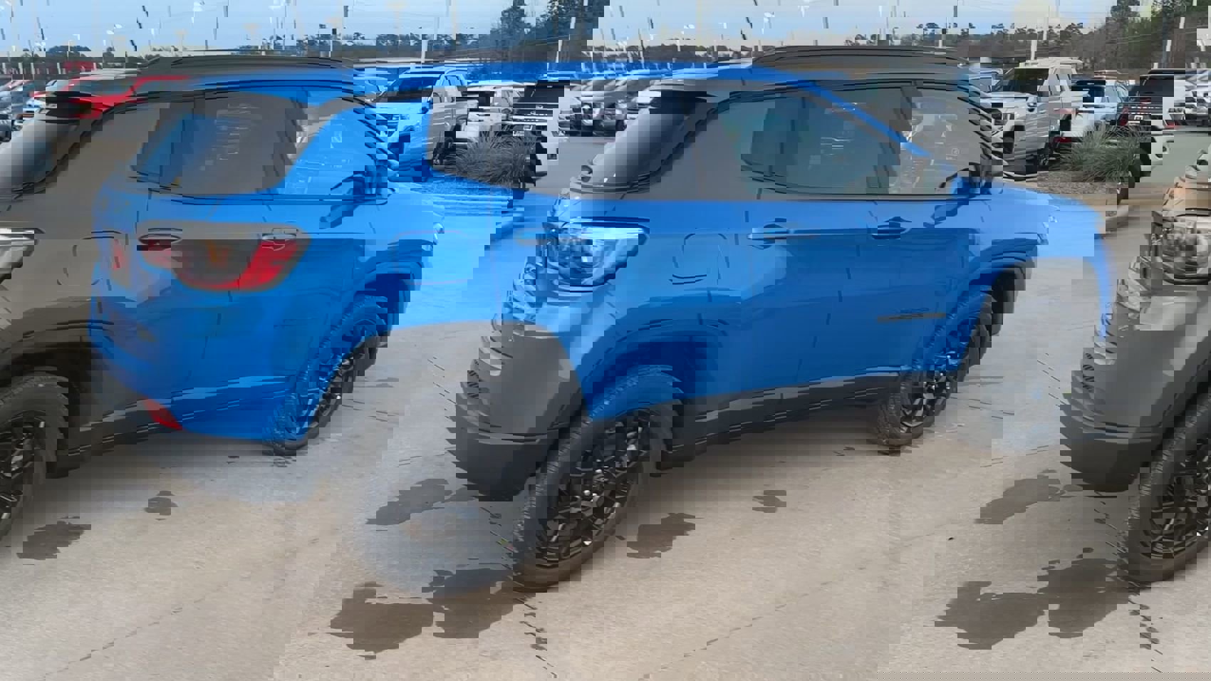 New 2026 Jeep Compass Latitude image 9
