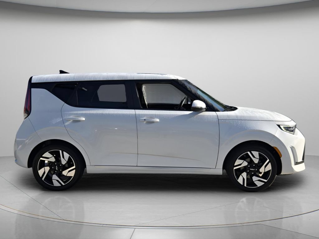 Used 2023 Kia Soul GT-Line w/ GT-Line Technology Package FWD image 3
