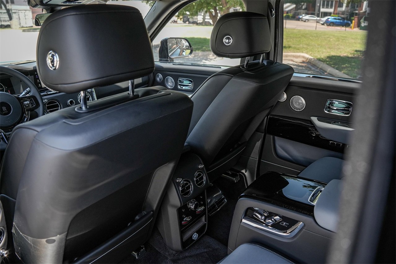 New 2025 Rolls-Royce Cullinan image 39