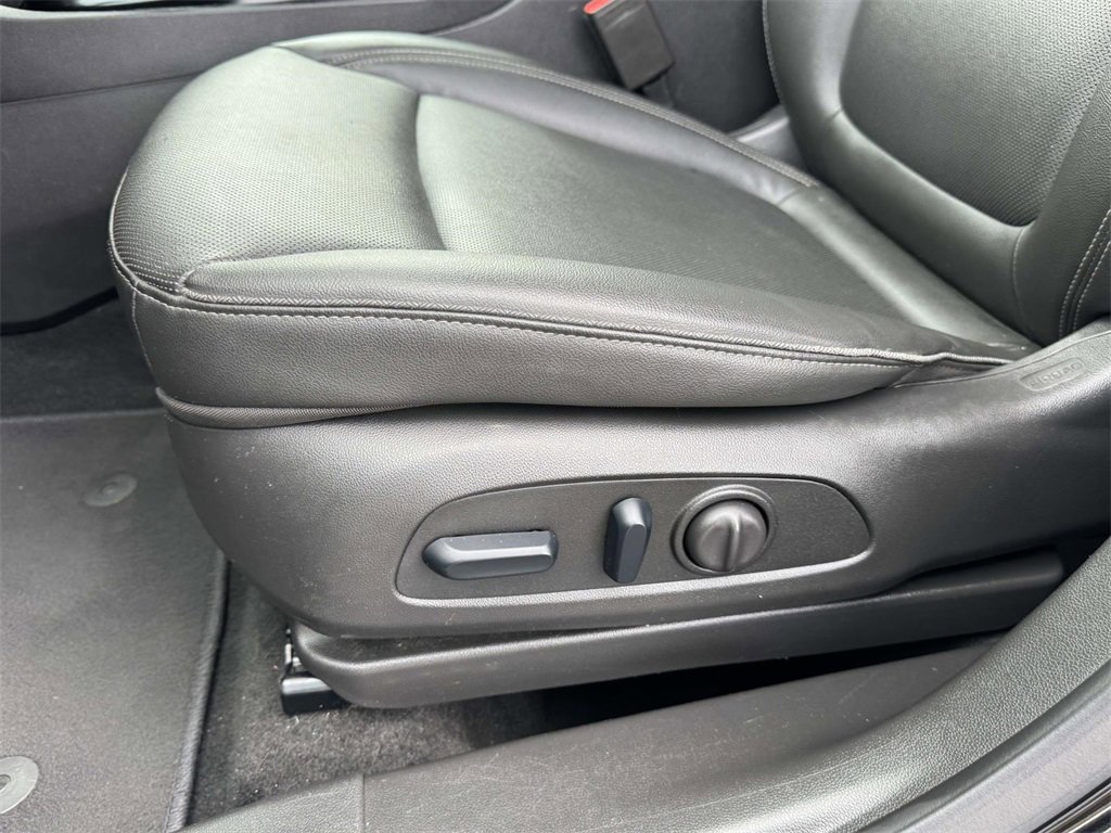 Used 2024 Buick Encore GX Sport Touring w/ Comfort Package image 19