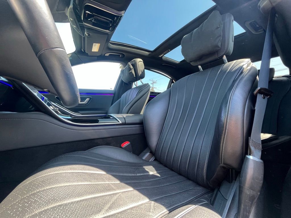 Used 2022 Mercedes-Benz S 500 4MATIC w/ AMG Line Package image 12