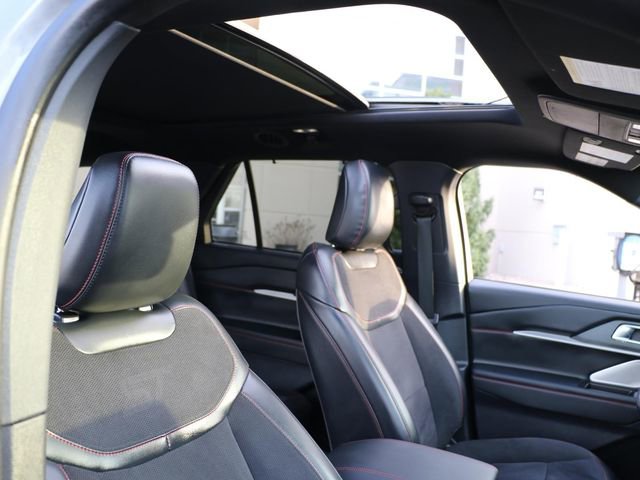 Used 2025 Ford Explorer ST AWD/4WD image 8