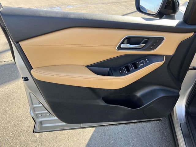 Used 2023 Nissan Rogue Platinum w/ Platinum Premium Package image 12