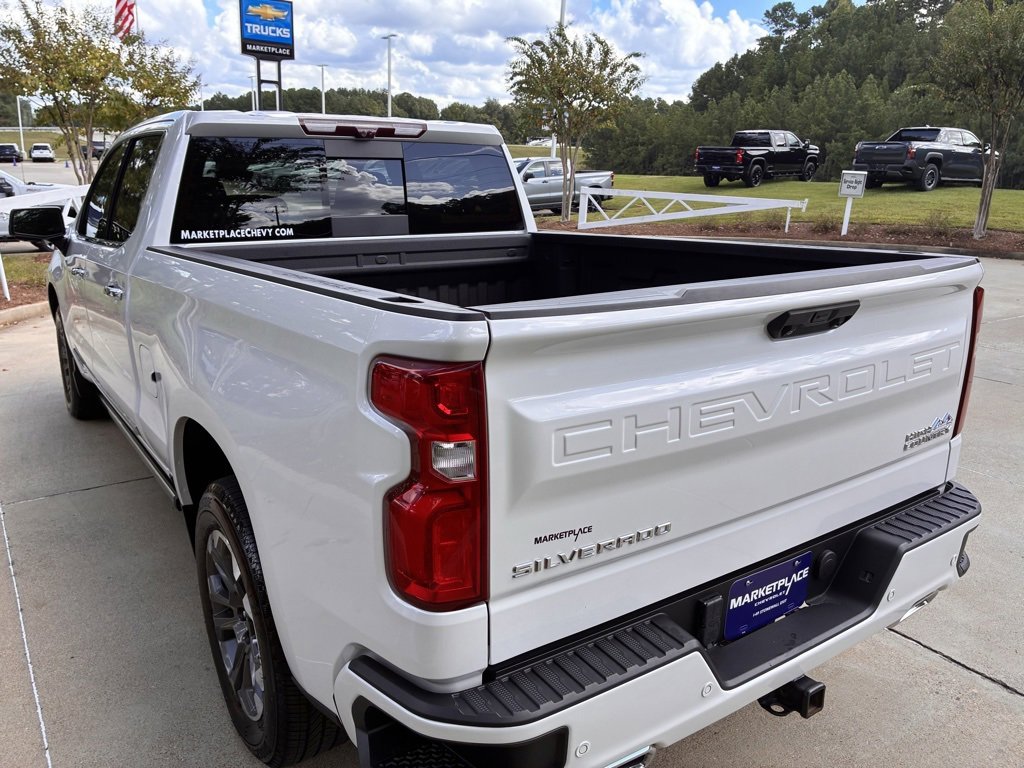 Used 2023 Chevrolet Silverado 1500 High Country w/ Technology Package image 14