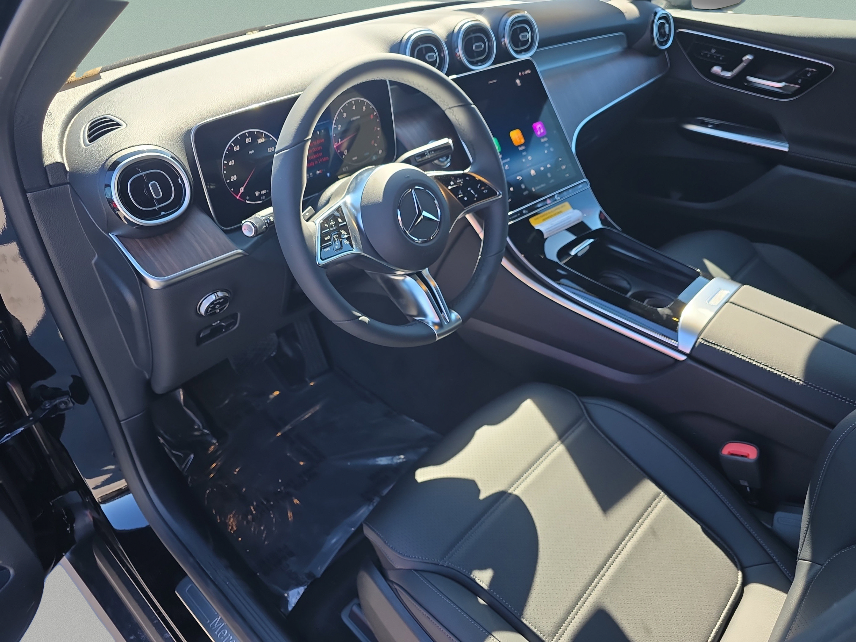 Used 2026 Mercedes-Benz GLC 300 image 19