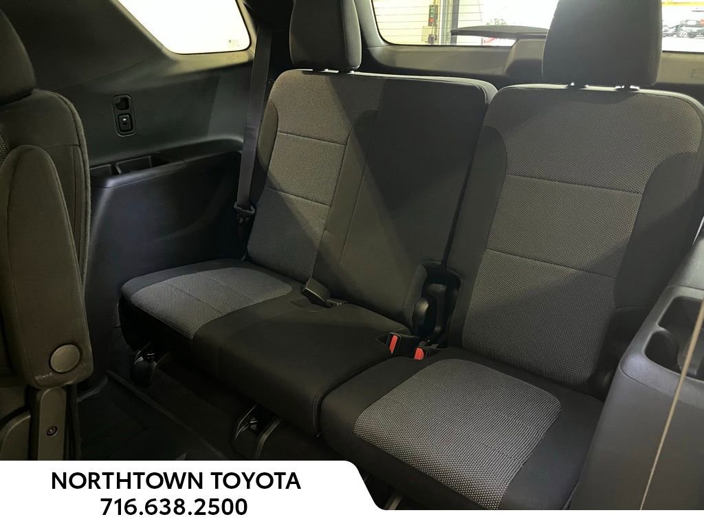 Used 2023 Chevrolet Traverse LT image 18