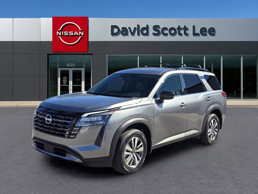 New 2026 Nissan Pathfinder SL image 1