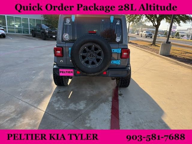 Used 2020 Jeep Wrangler Unlimited Sahara image 10