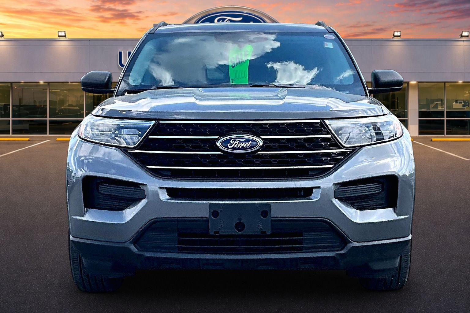 Used 2021 Ford Explorer XLT AWD/4WD image 3