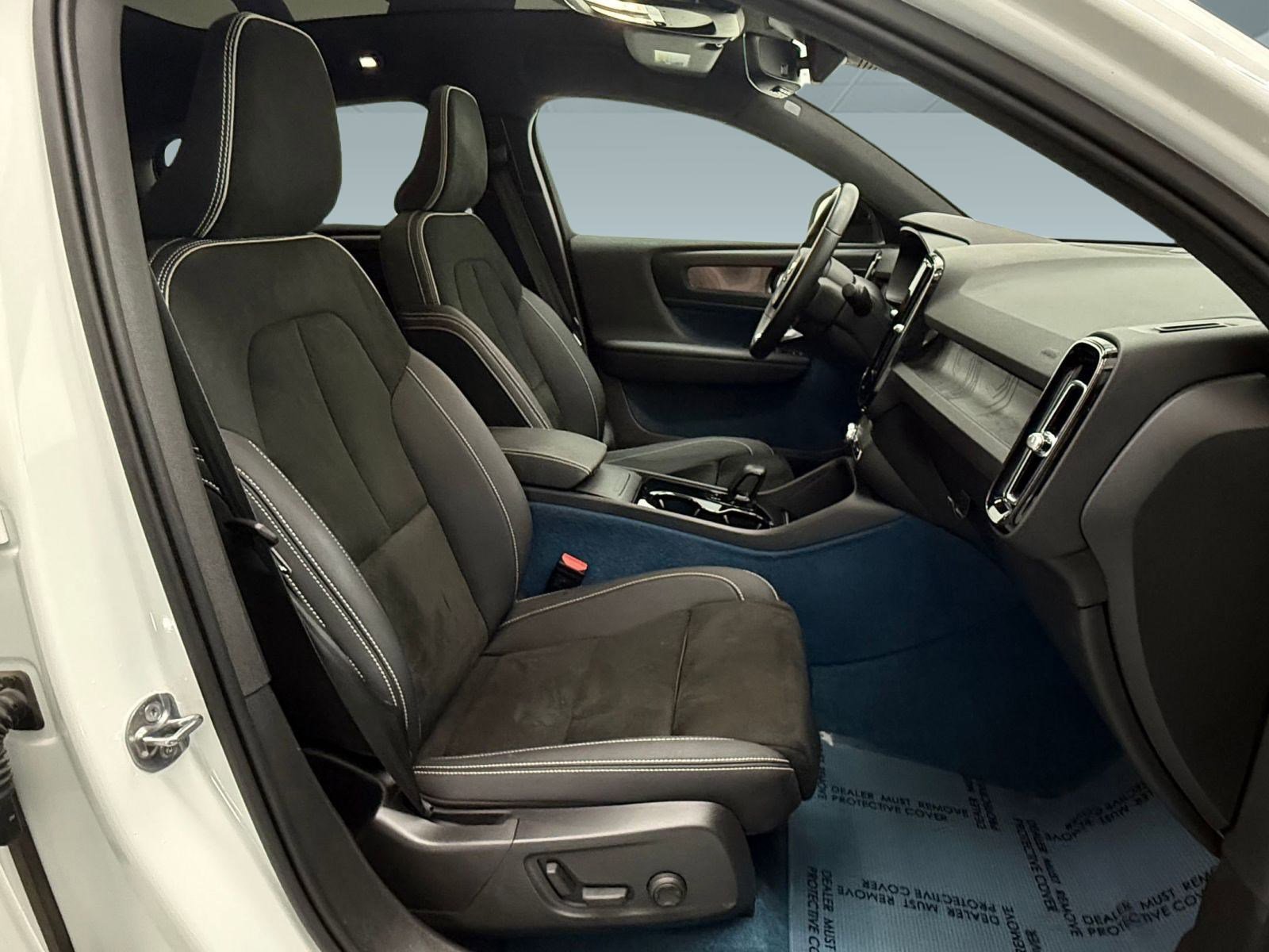 Used 2023 Volvo C40 P8 Recharge Ultimate image 24