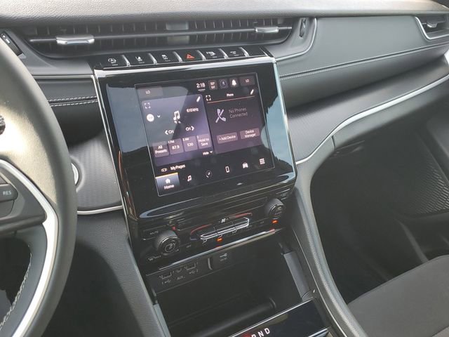 Used 2025 Jeep Grand Cherokee Laredo X image 27