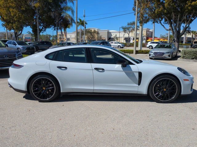 Used 2022 Porsche Panamera image 2