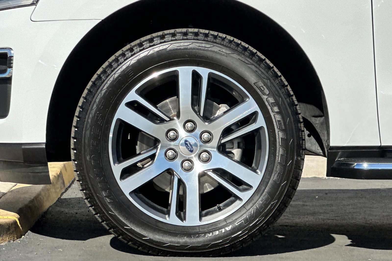 Used 2023 Ford Expedition Max Limited image 27