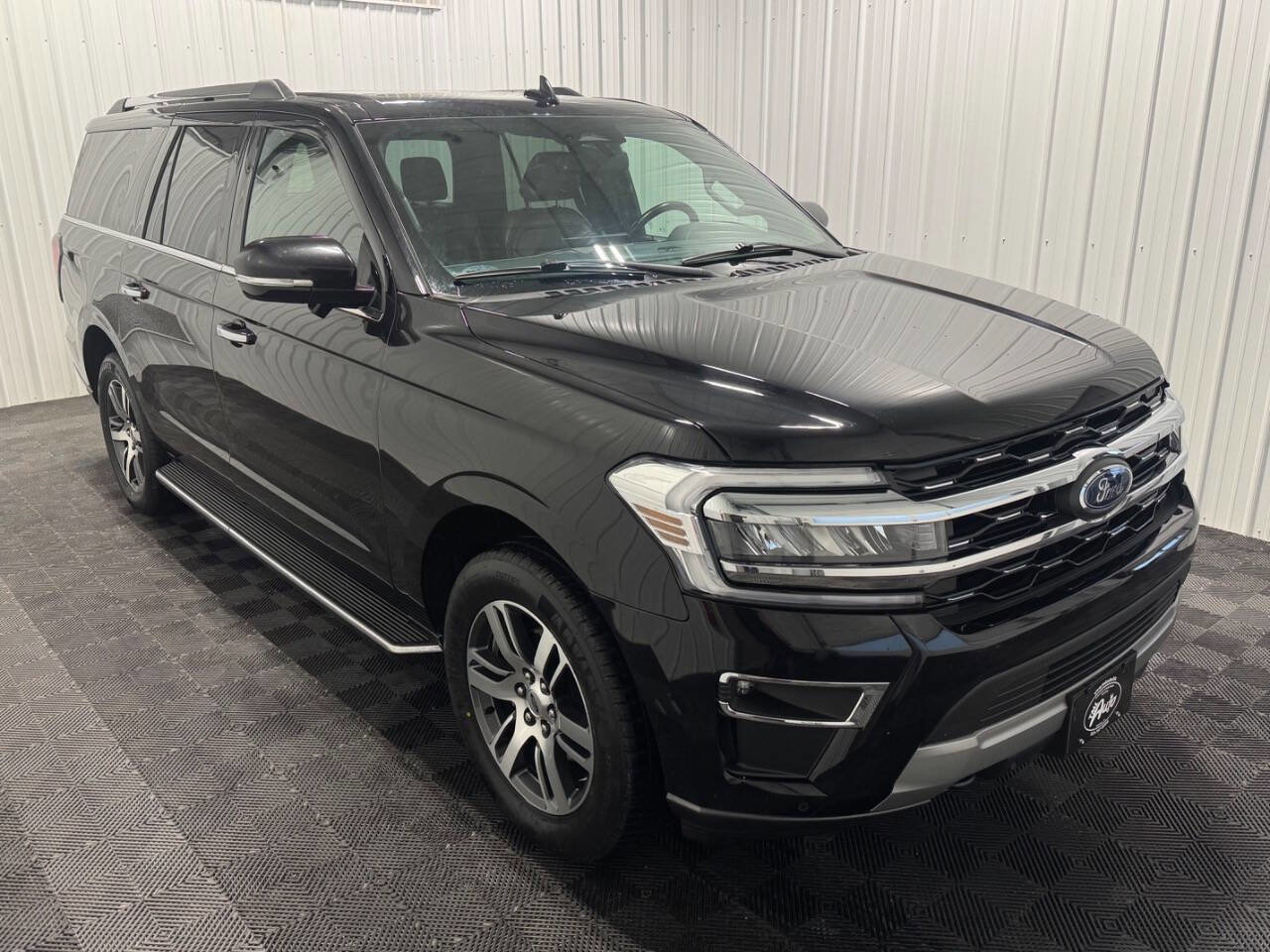 Used 2022 Ford Expedition Max Limited AWD/4WD image 2