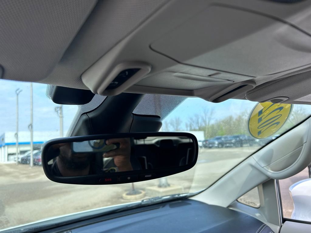 Used 2022 Chrysler Pacifica Limited FWD image 18