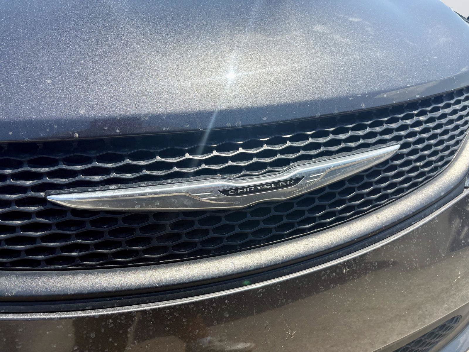 Used 2023 Chrysler Voyager LX FWD image 11