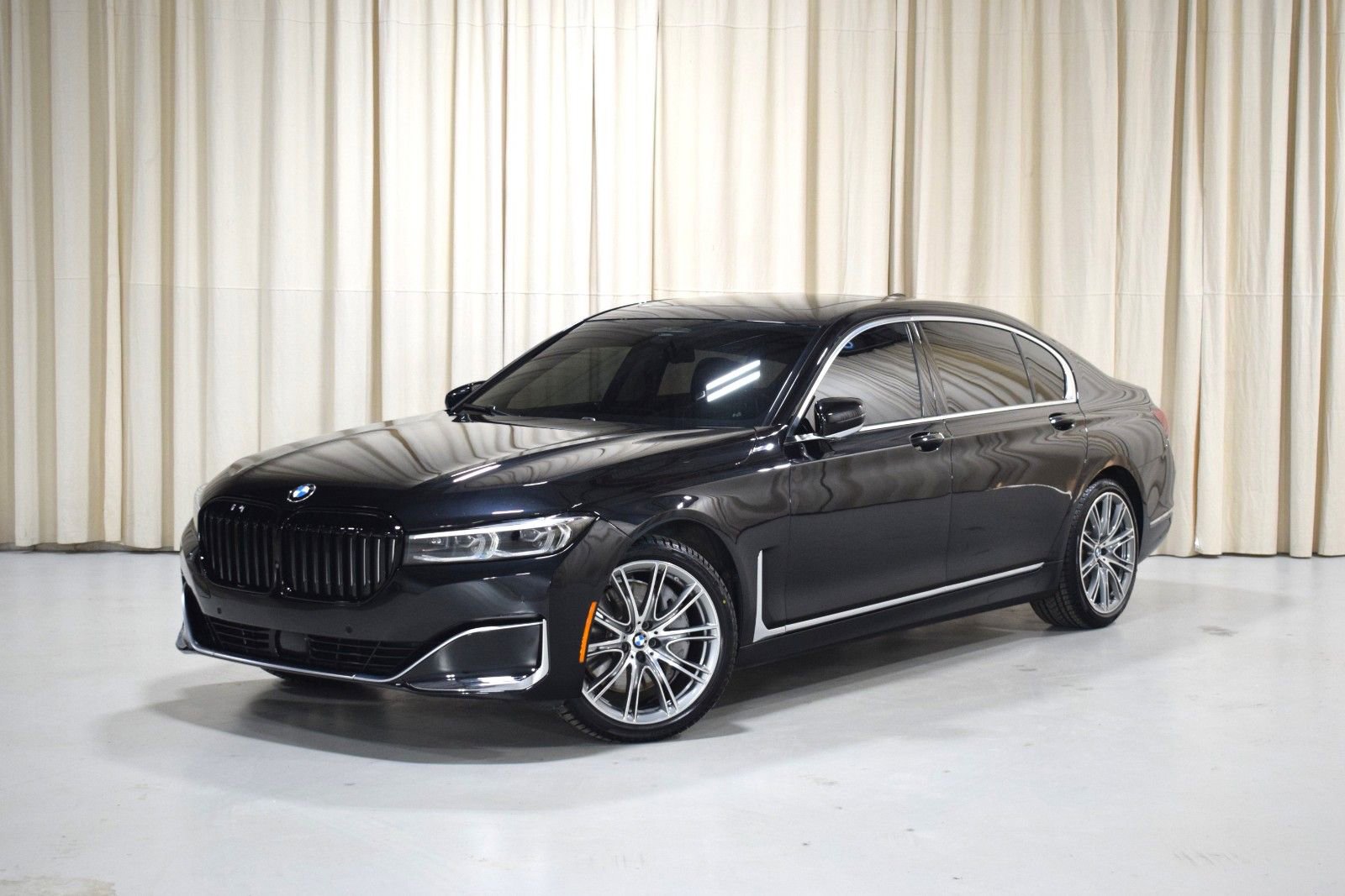 Used 2022 BMW 750i xDrive w/ Executive Package video 1