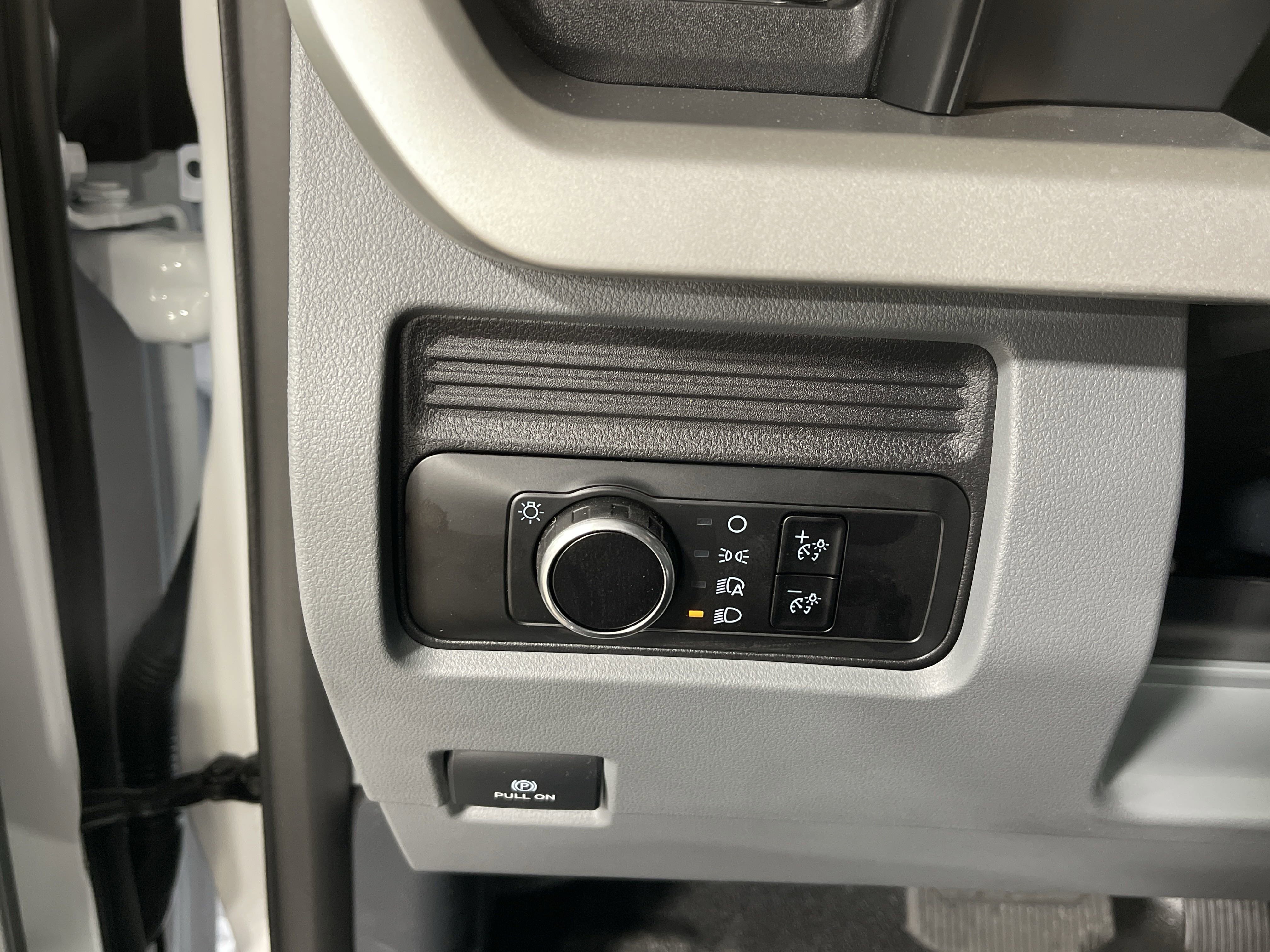 New 2025 Ford F550 4x4 Regular Cab Super Duty image 17