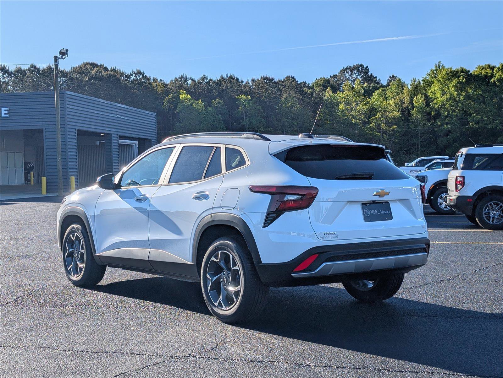 New 2026 Chevrolet Trax LT w/ Driver Confidence Package FWD image 3
