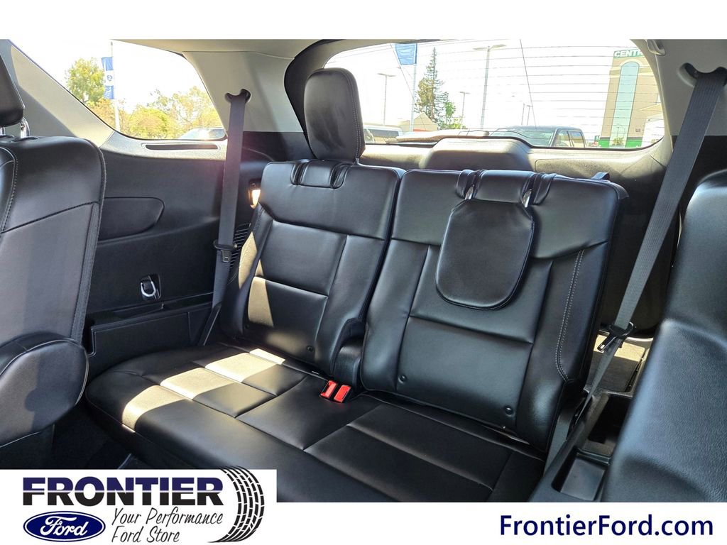 Used 2024 Ford Explorer XLT w/ Equipment Group 202A image 8