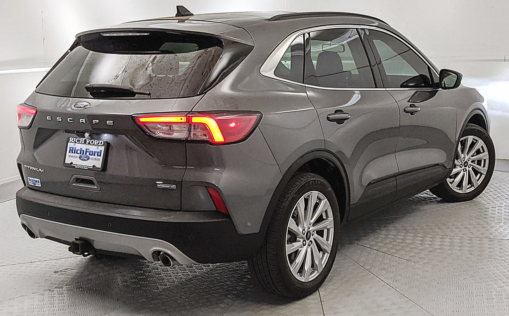 Used 2021 Ford Escape Titanium w/ Titanium Elite Package AWD/4WD image 3