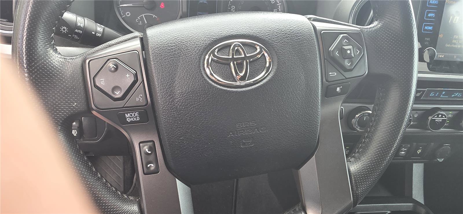Used 2017 Toyota Tacoma TRD Off-Road w/ Premium & Technology Package image 14