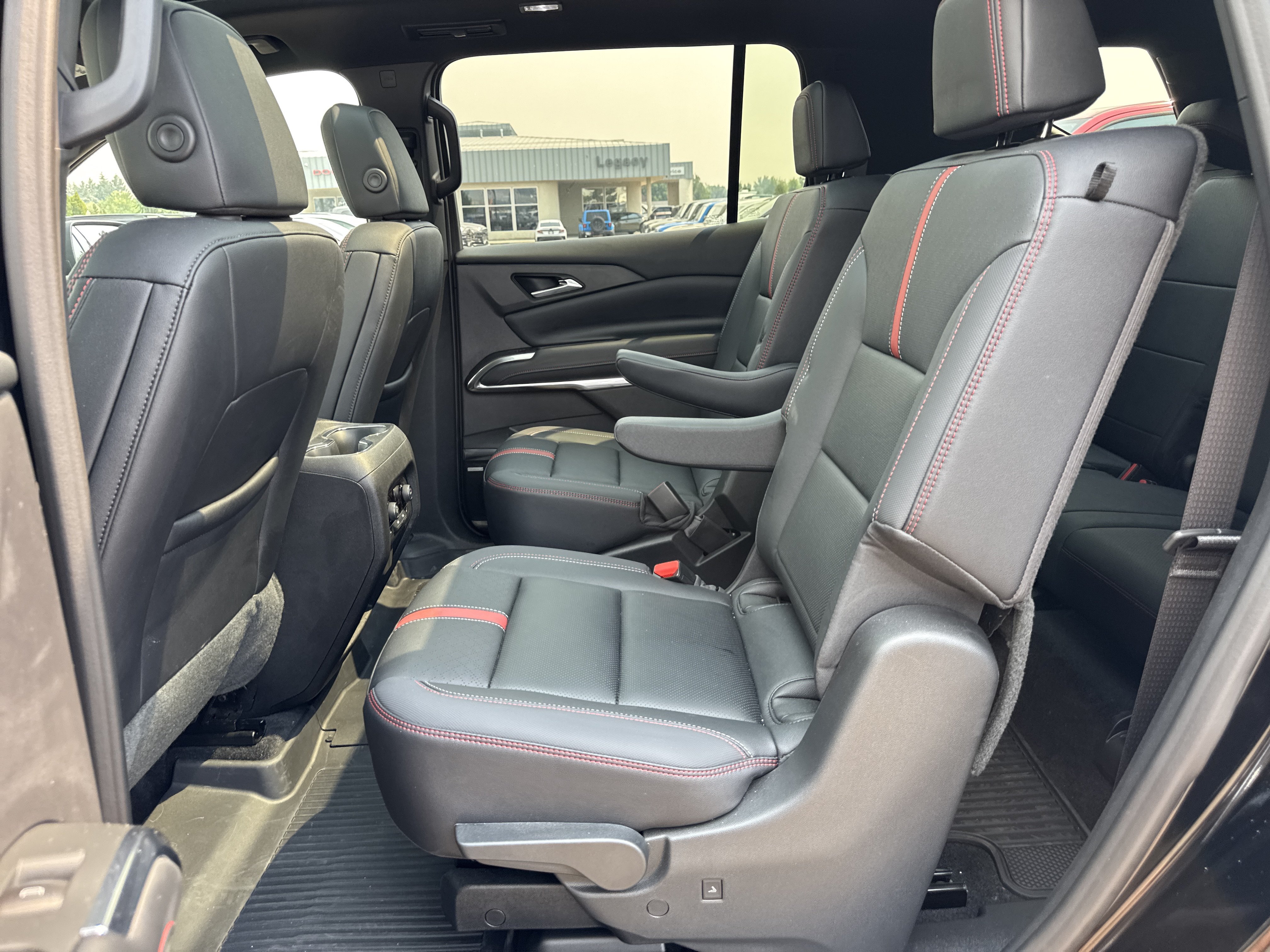Used 2026 Chevrolet Traverse RS w/ LPO, Floor Liner Package AWD/4WD image 28