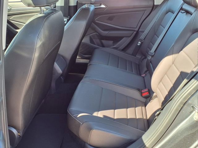 Used 2024 Volkswagen Jetta SE image 11