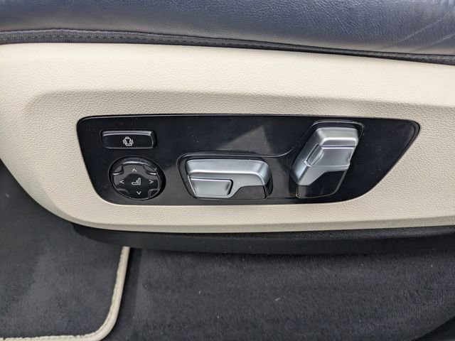 Used 2021 BMW X7 M50i image 23
