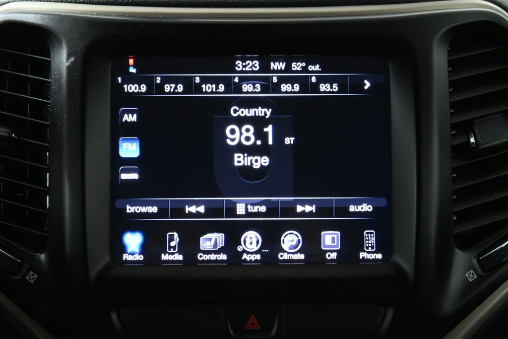 Used 2016 Jeep Cherokee Latitude w/ Cold Weather Group image 21