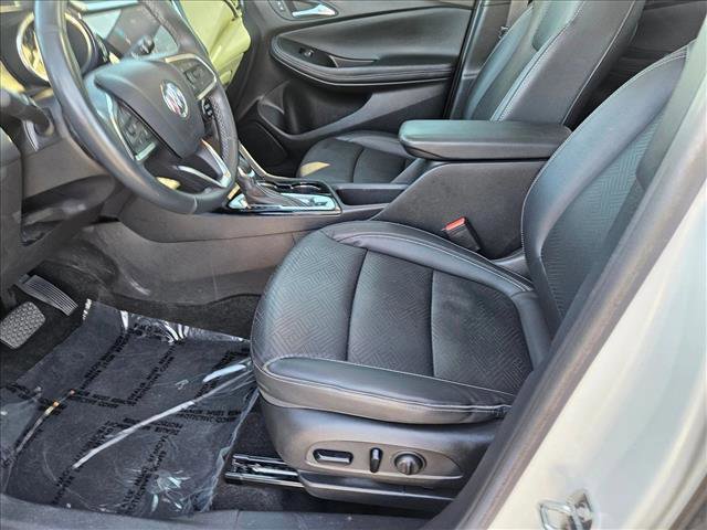 Used 2022 Buick Encore GX Essence w/ Experience Buick Package image 16
