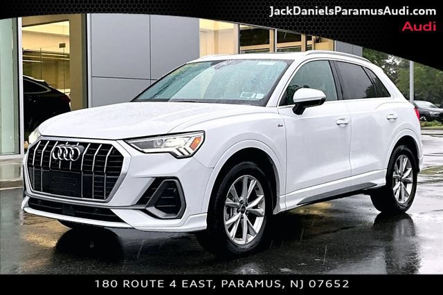 Used 2023 Audi Q3 2.0T Premium w/ Convenience Package AWD/4WD image 1