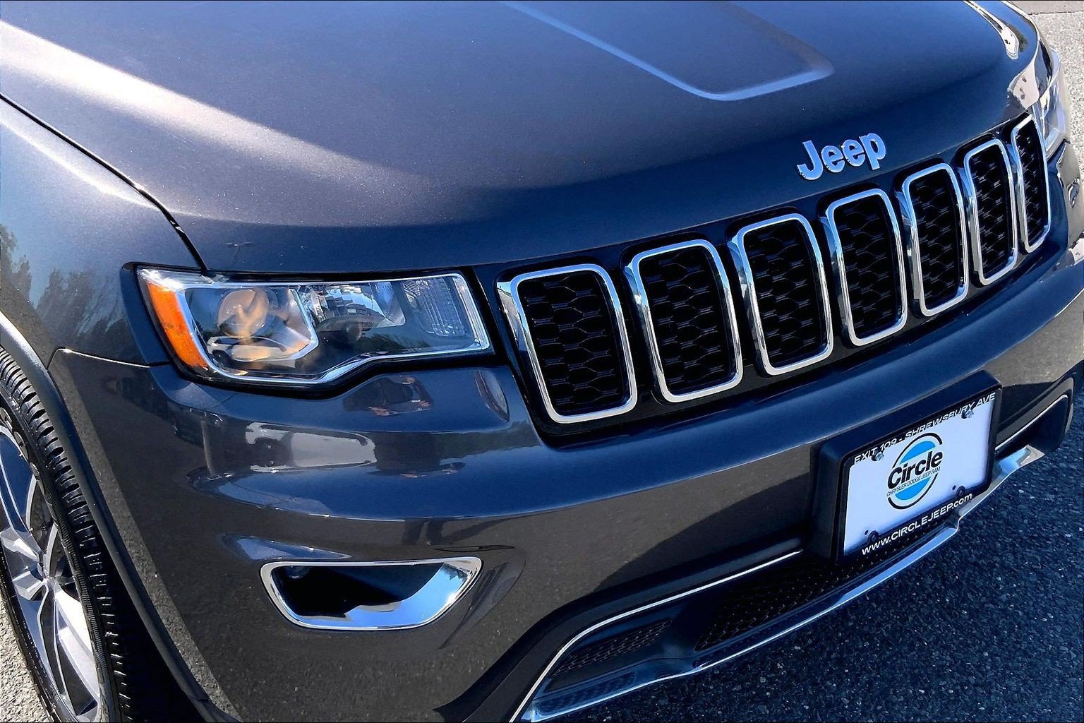 Used 2017 Jeep Grand Cherokee Limited w/ Trailer Tow Group IV AWD/4WD image 28