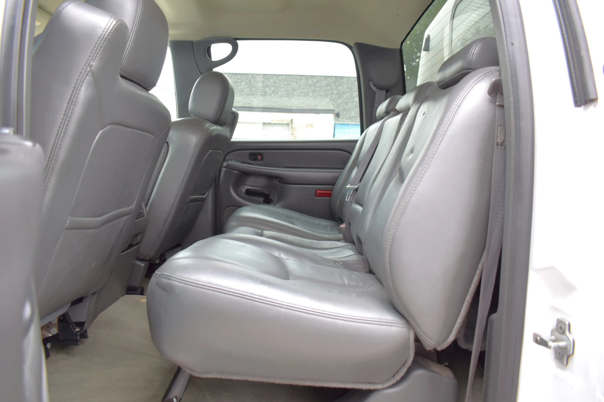 Used 2005 Chevrolet Silverado 3500 LT w/ Skid Plate Package AWD/4WD image 26