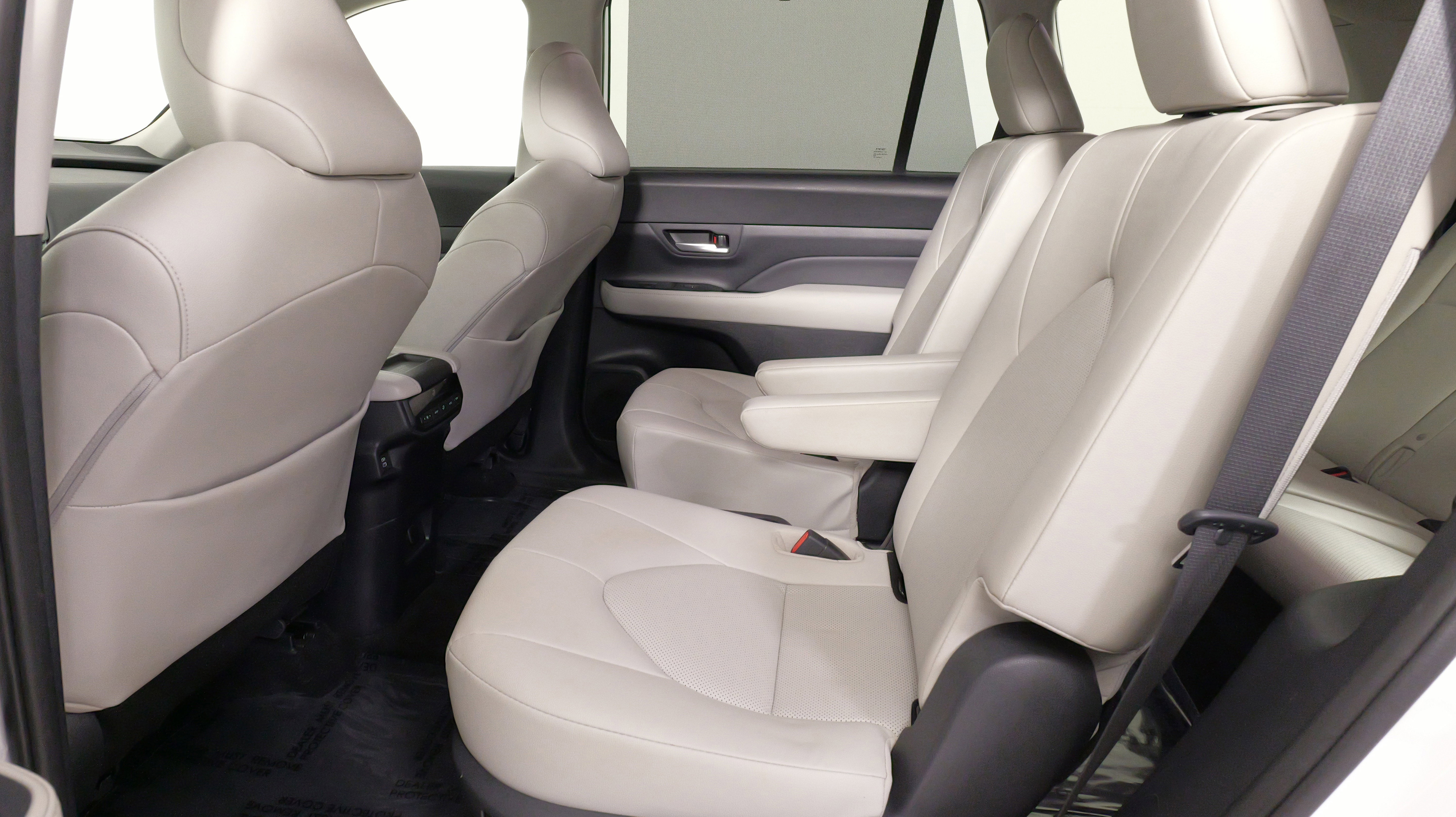 Used 2024 Toyota Grand Highlander XLE image 34