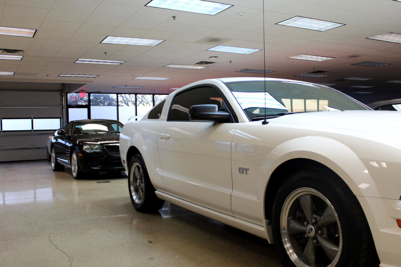 Used 2005 Ford Mustang GT image 11