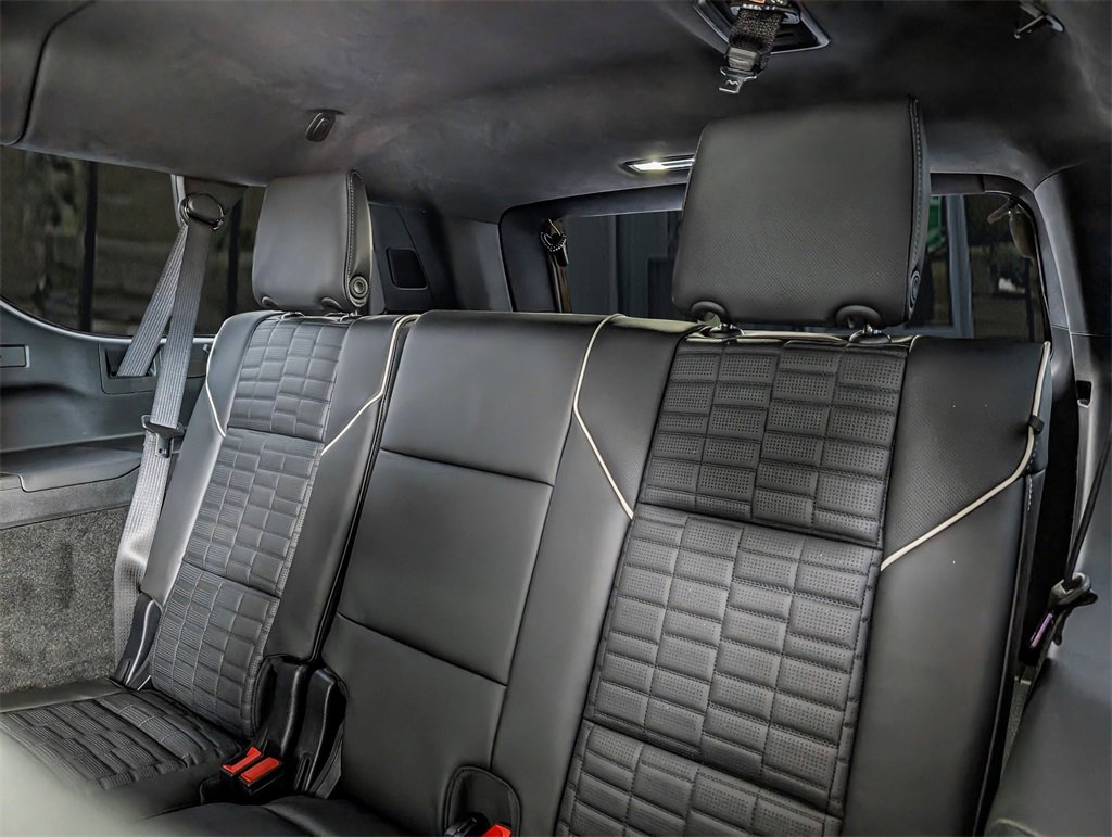 Used 2025 Cadillac Escalade ESV V image 16