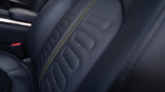 Used 2022 Rivian R1T Adventure image 30