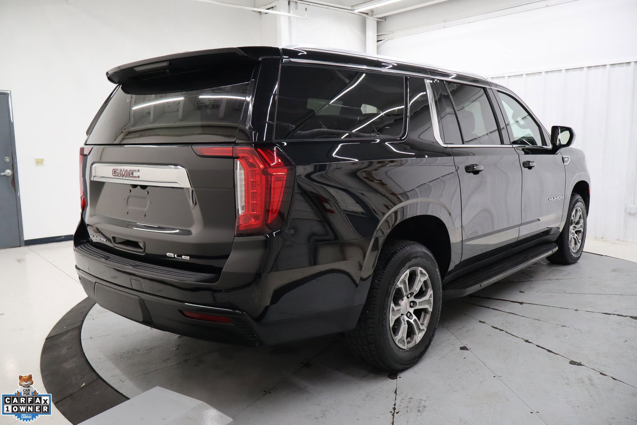 Used 2022 GMC Yukon XL SLE w/ Max Trailering Package image 2