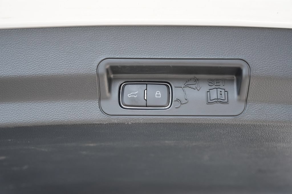 Used 2023 Ford Explorer 4WD image 11
