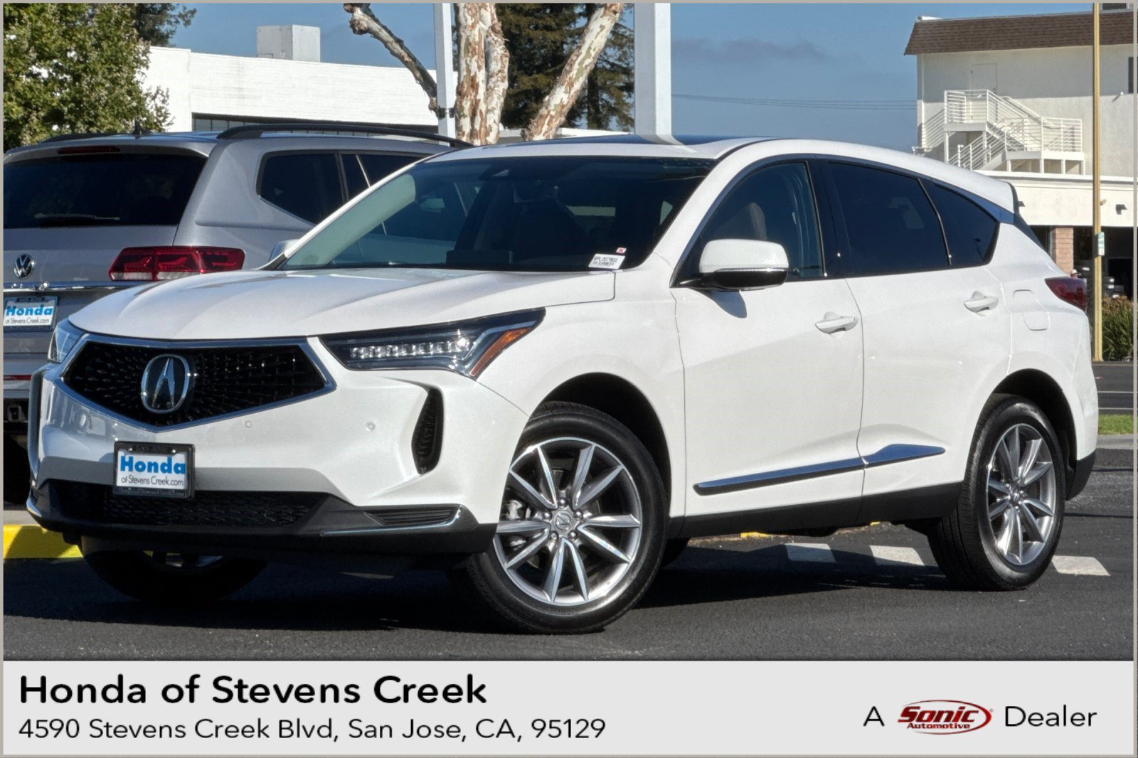 Used 2023 Acura RDX w/ Technology Package FWD image 1