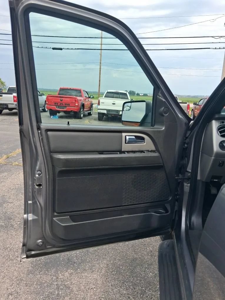 Used 2013 Ford Expedition EL Limited AWD/4WD image 14