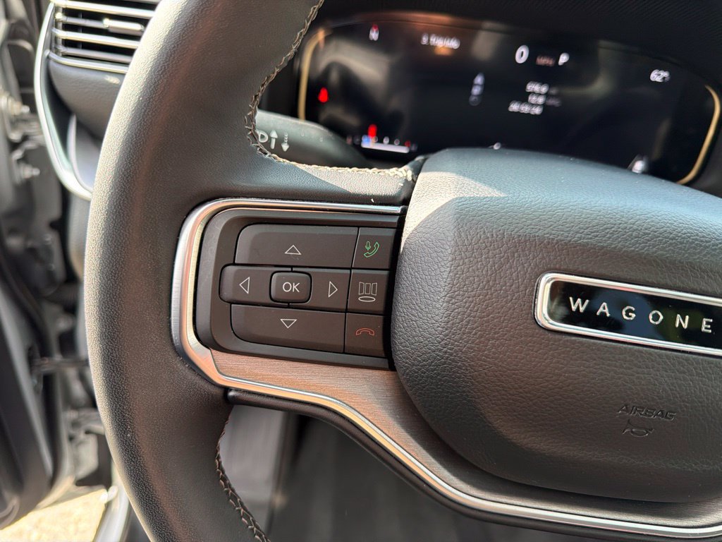 Used 2023 Jeep Wagoneer Series II AWD/4WD image 18