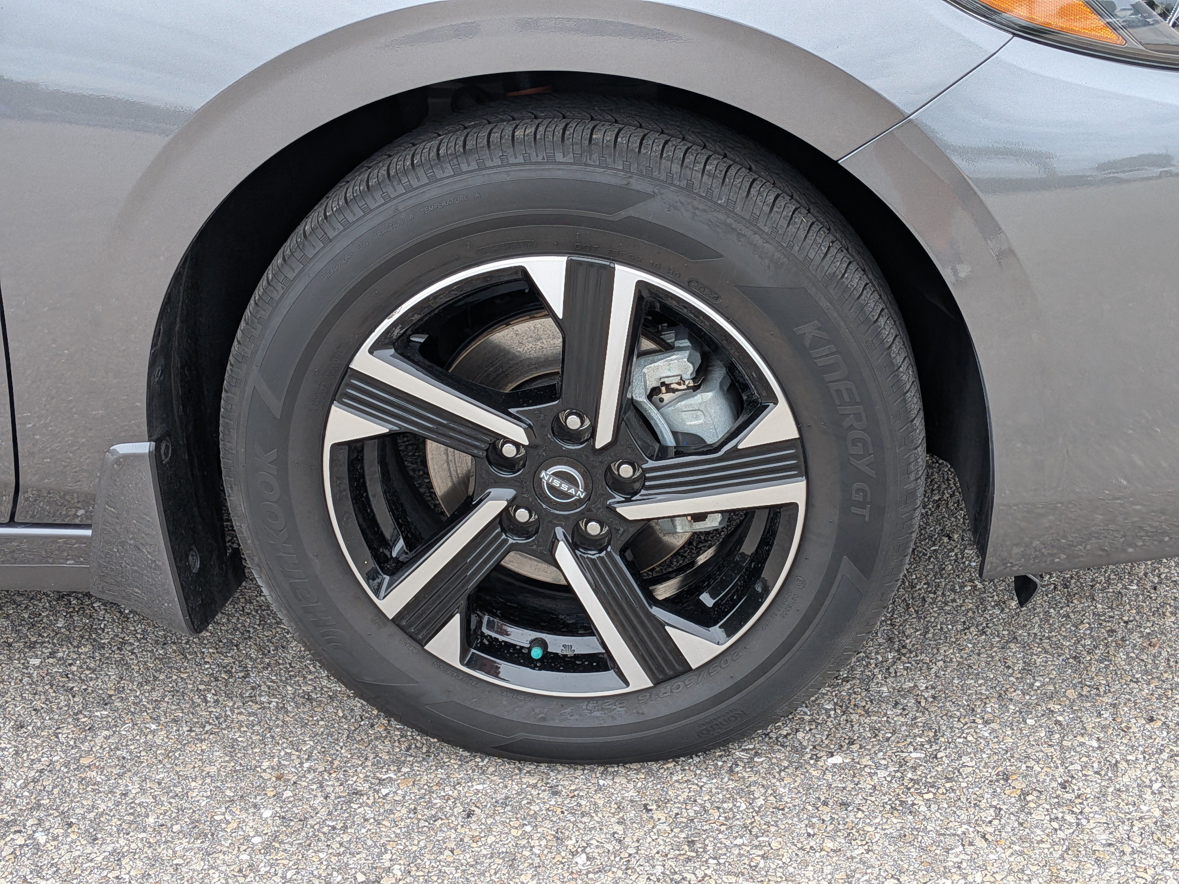 Used 2025 Nissan Sentra SV FWD image 11