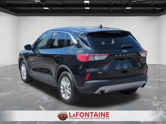 Used 2022 Ford Escape SE w/ Cold Weather Package FWD image 3